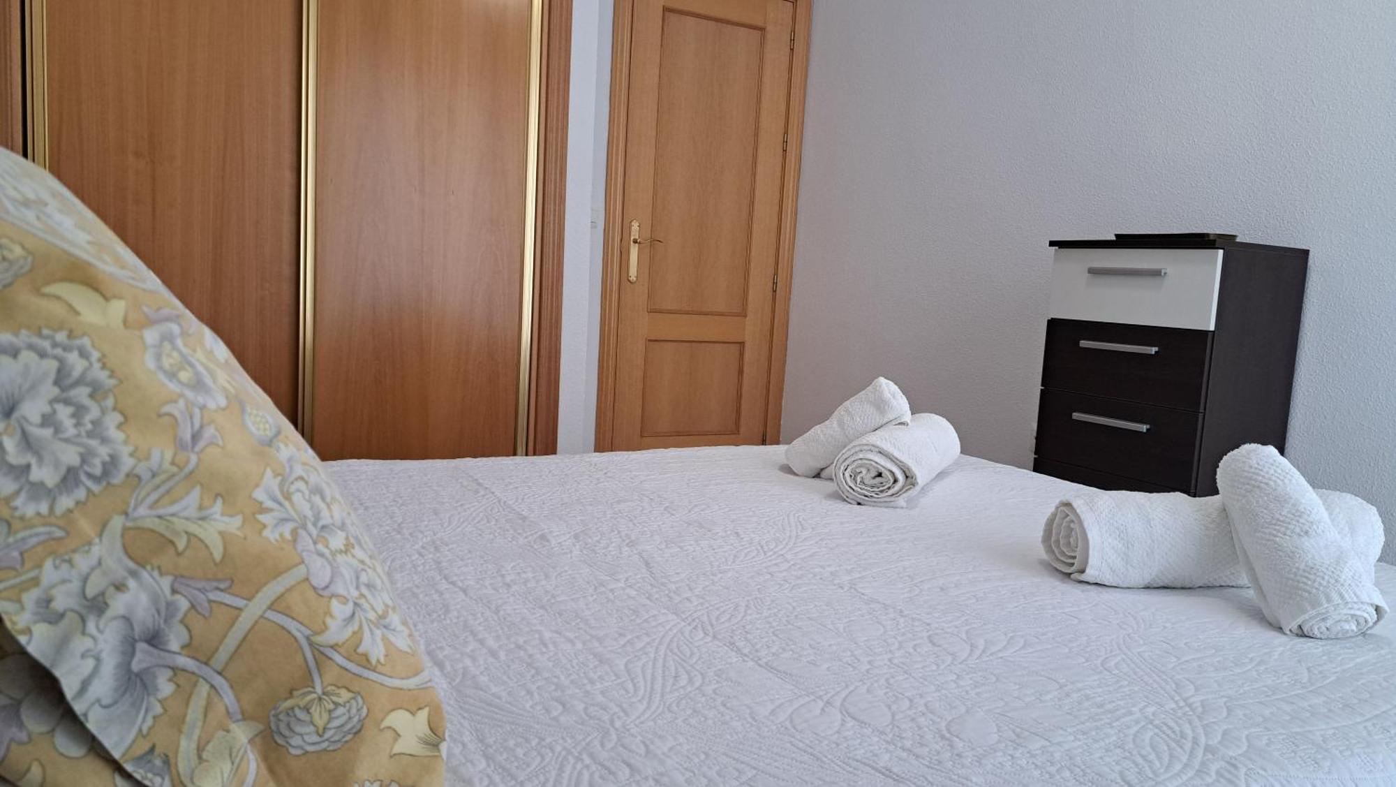 Apartamentos Maria Cristina Con Parking Gratis กอร์โดบา ภายนอก รูปภาพ