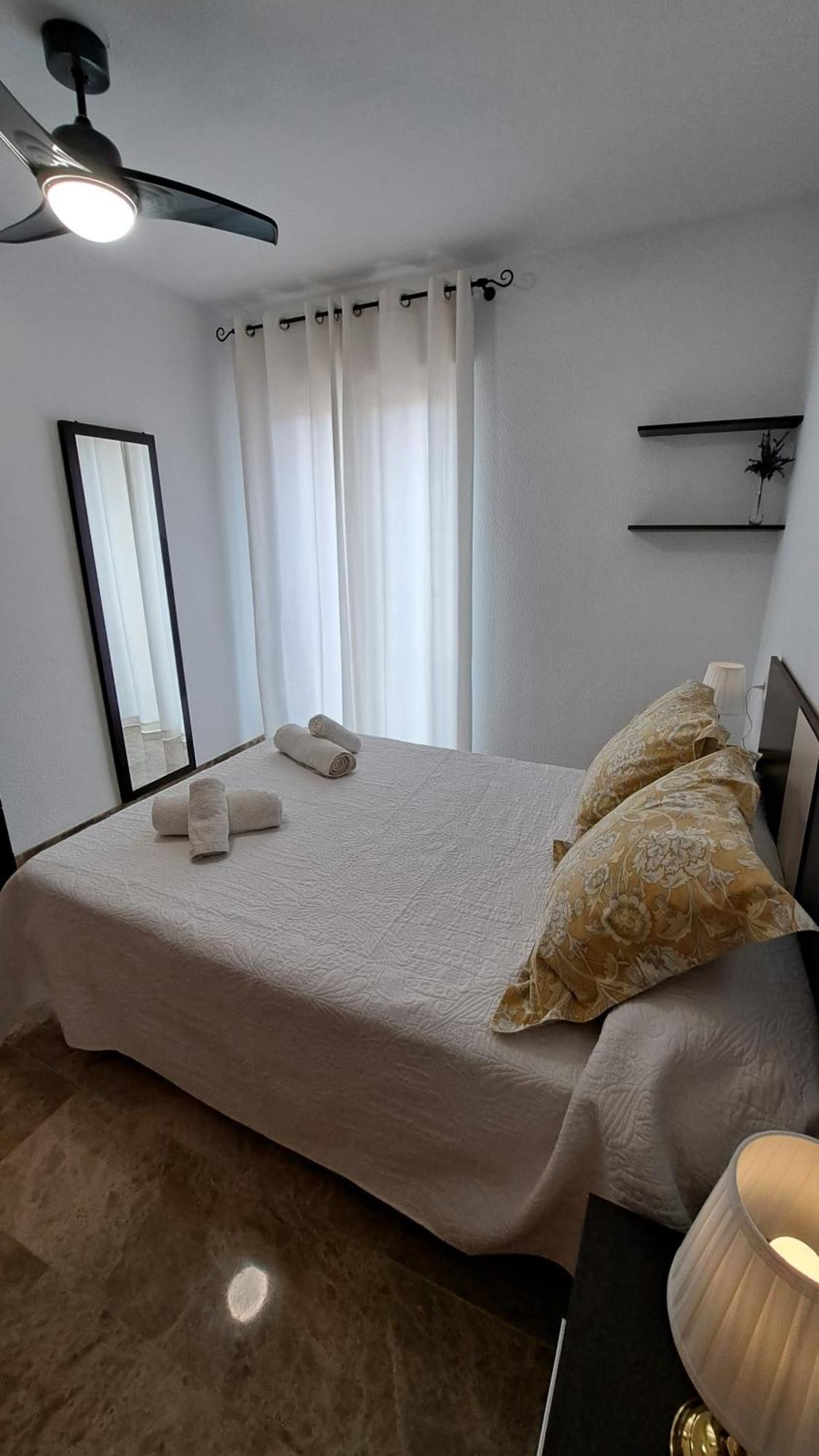 Apartamentos Maria Cristina Con Parking Gratis กอร์โดบา ภายนอก รูปภาพ