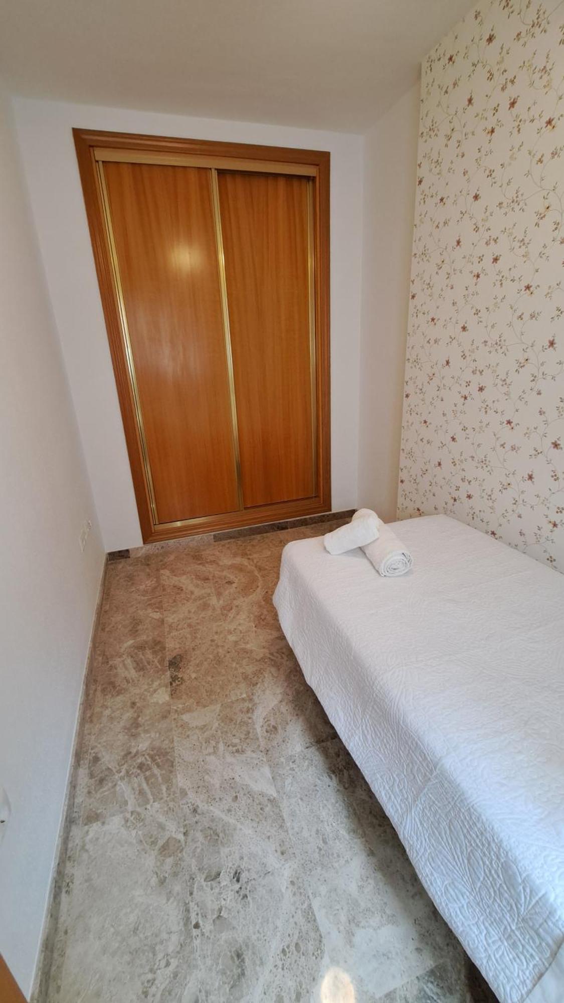 Apartamentos Maria Cristina Con Parking Gratis กอร์โดบา ภายนอก รูปภาพ