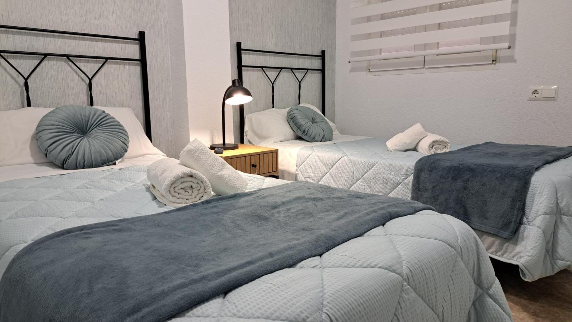 Apartamentos Maria Cristina Con Parking Gratis กอร์โดบา ห้อง รูปภาพ